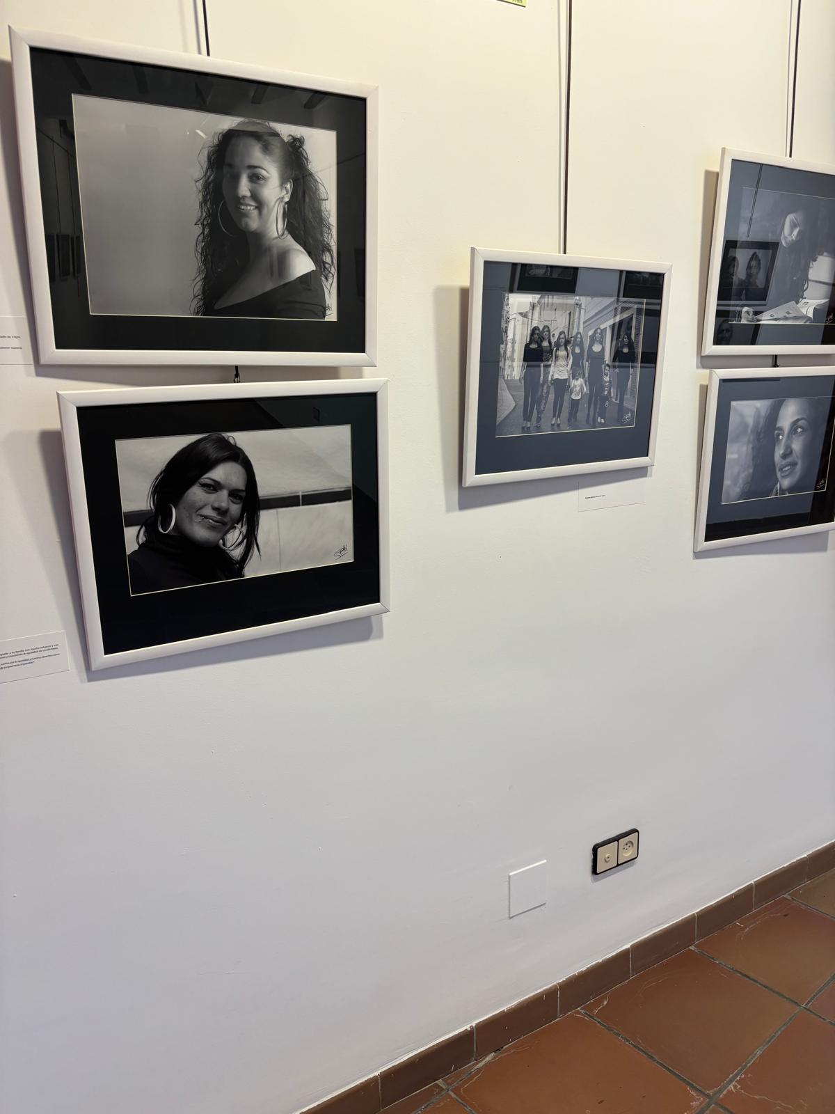 Imagen fotografías de la exposición fotográfica, Mujeres Gitanas.